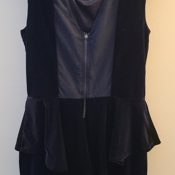 Guess Dress - Picture 2 of 3